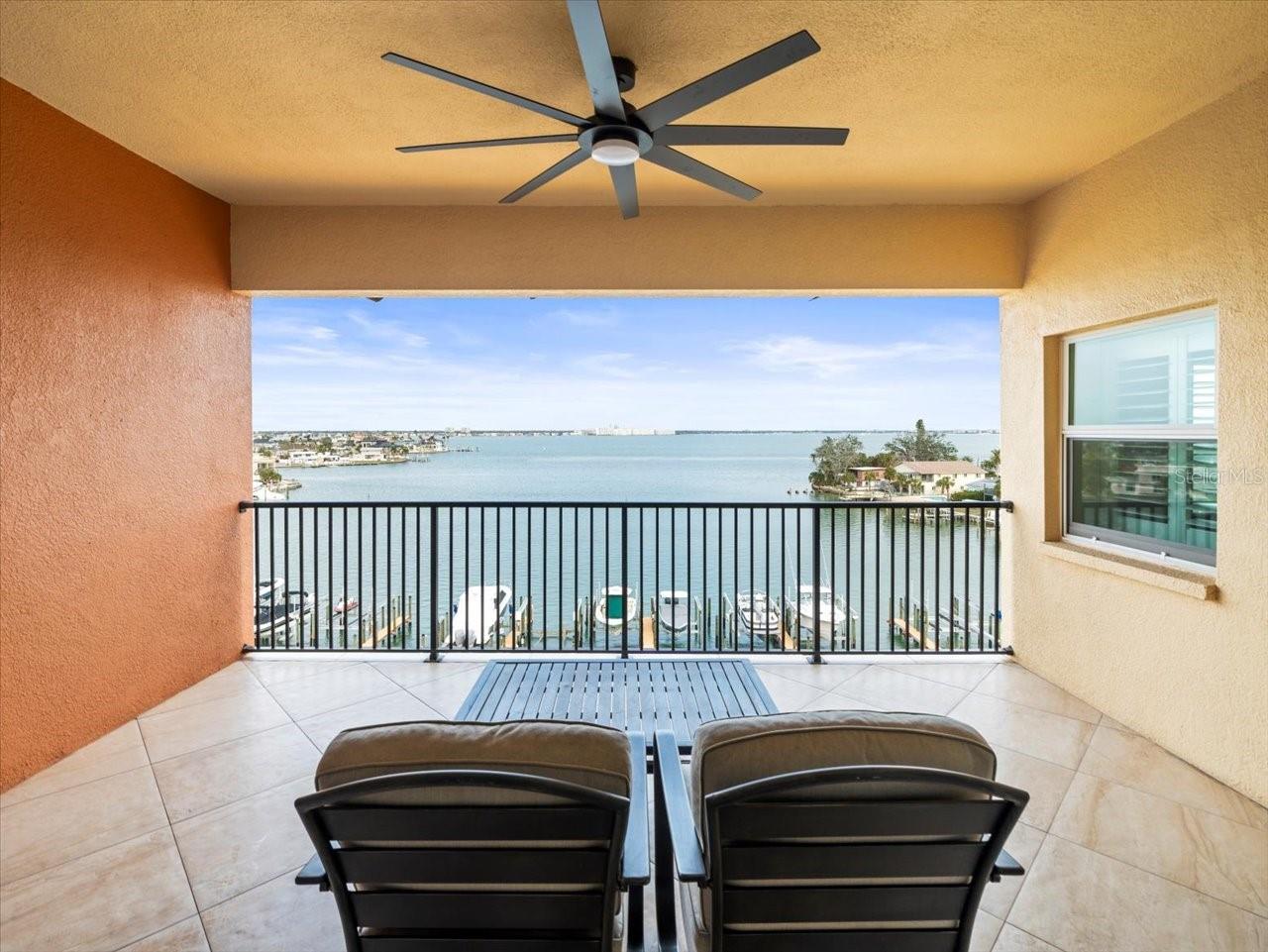 Image 11 of 55 For 5301 Gulf Boulevard D610