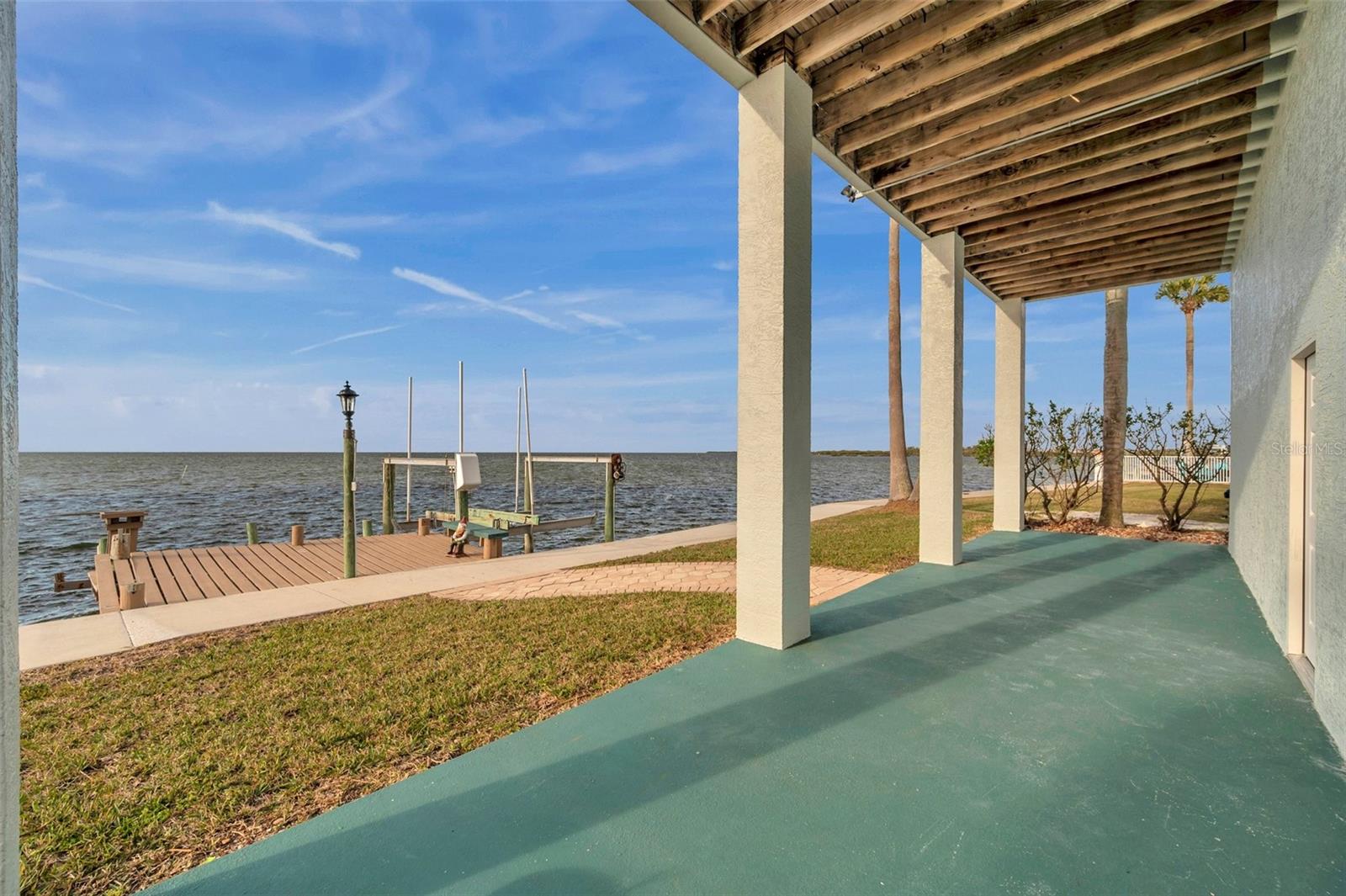 Listing photo id 72 for 6423 Driftwood Drive