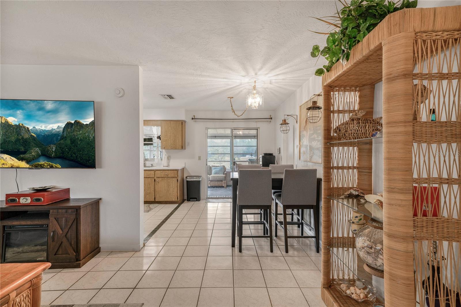 Listing photo id 11 for 524 Washington Street