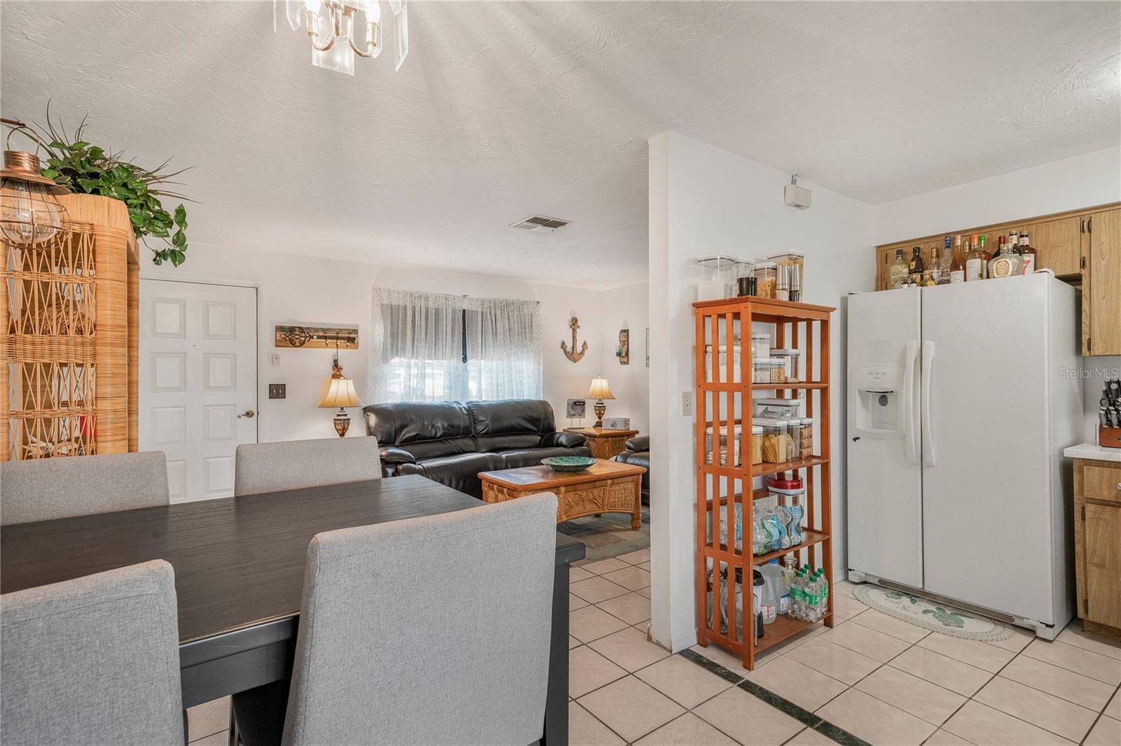 Listing photo id 15 for 524 Washington Street