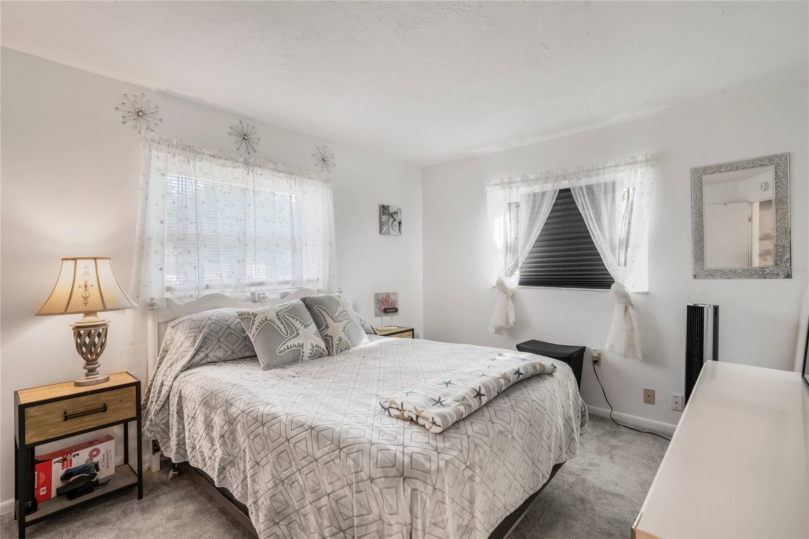 Listing photo id 21 for 524 Washington Street