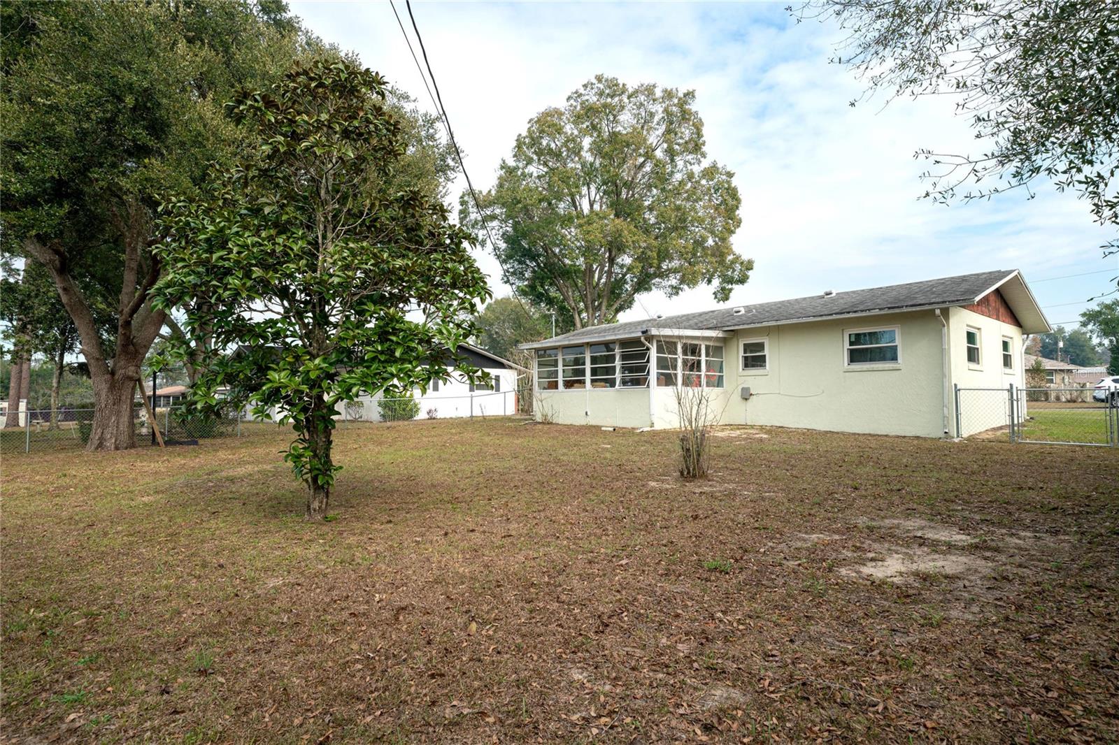 Listing photo id 5 for 524 Washington Street