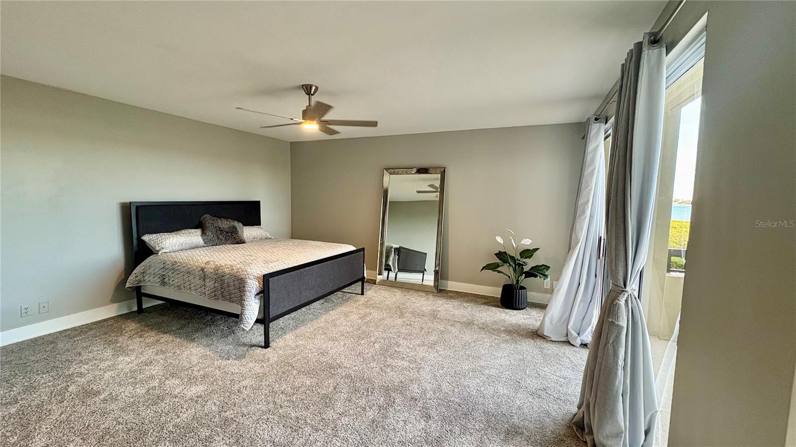 Listing photo id 16 for 1501 Gulf Boulevard 104