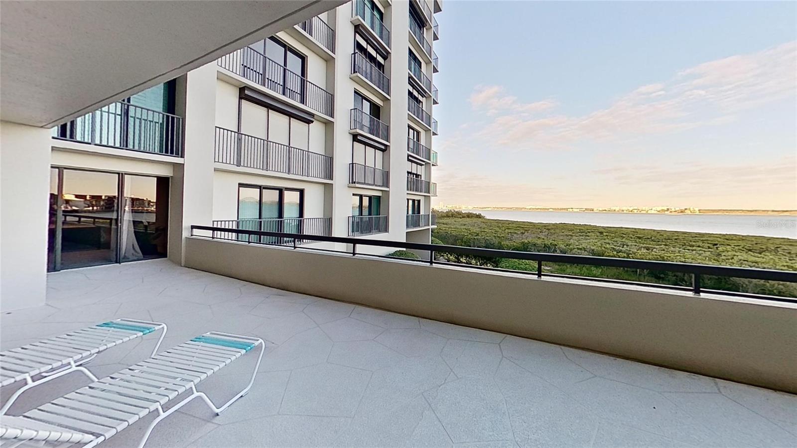 Listing photo id 31 for 1501 Gulf Boulevard 104