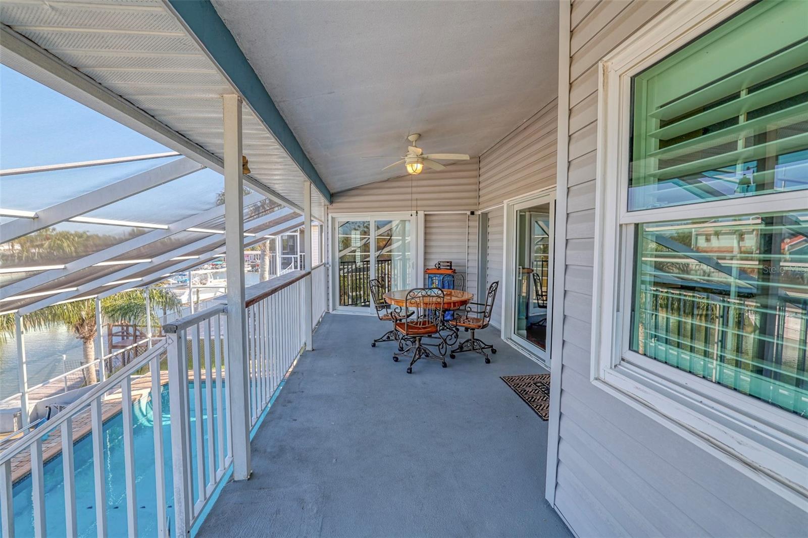 Listing photo id 13 for 4077 Orient Drive