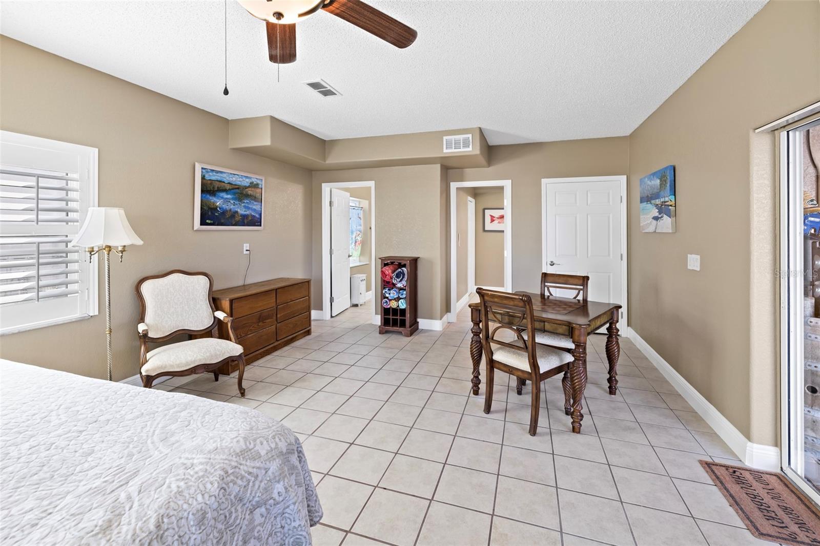 Listing photo id 48 for 4077 Orient Drive