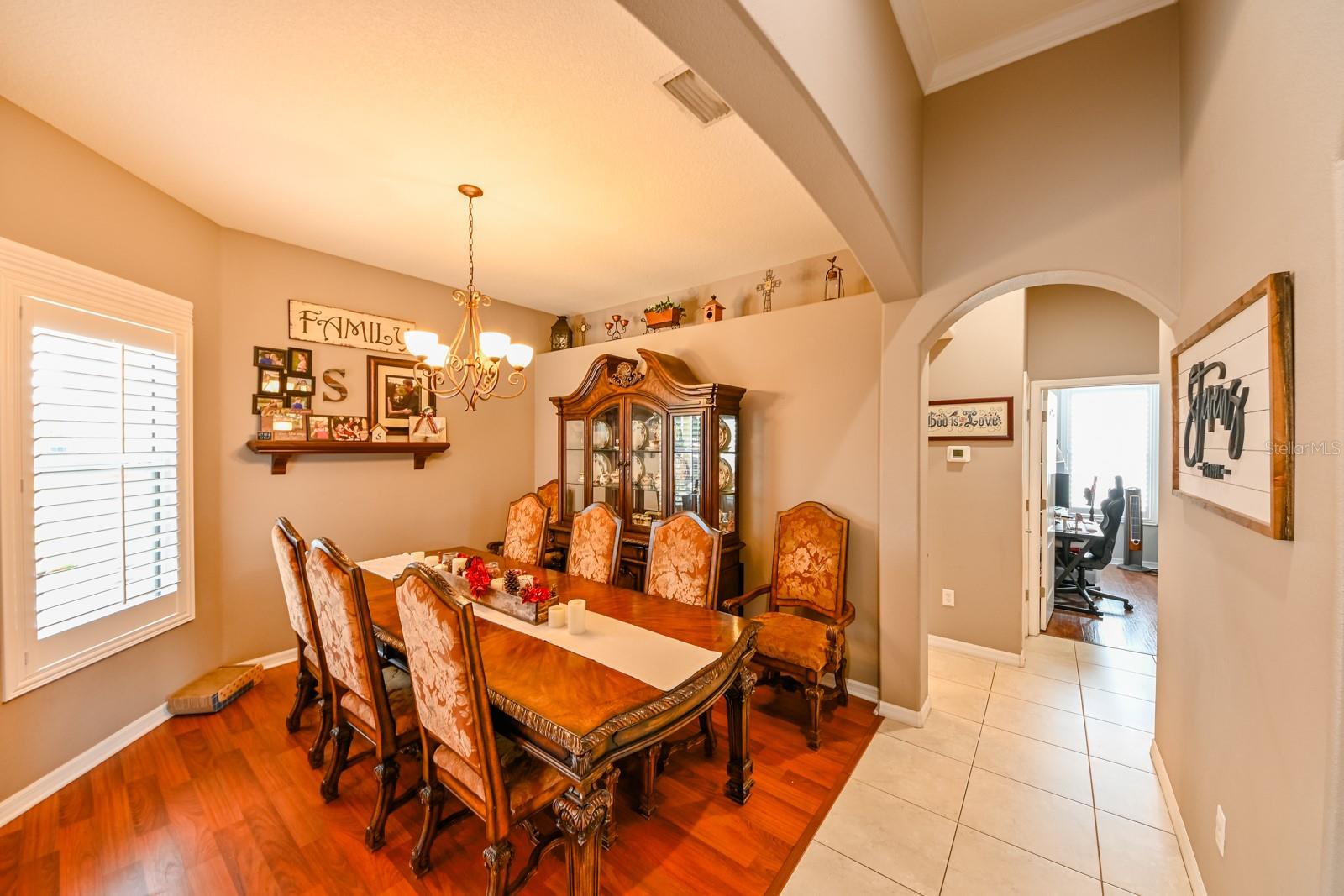 Listing photo id 2 for 3407 Walden Reserve Drive