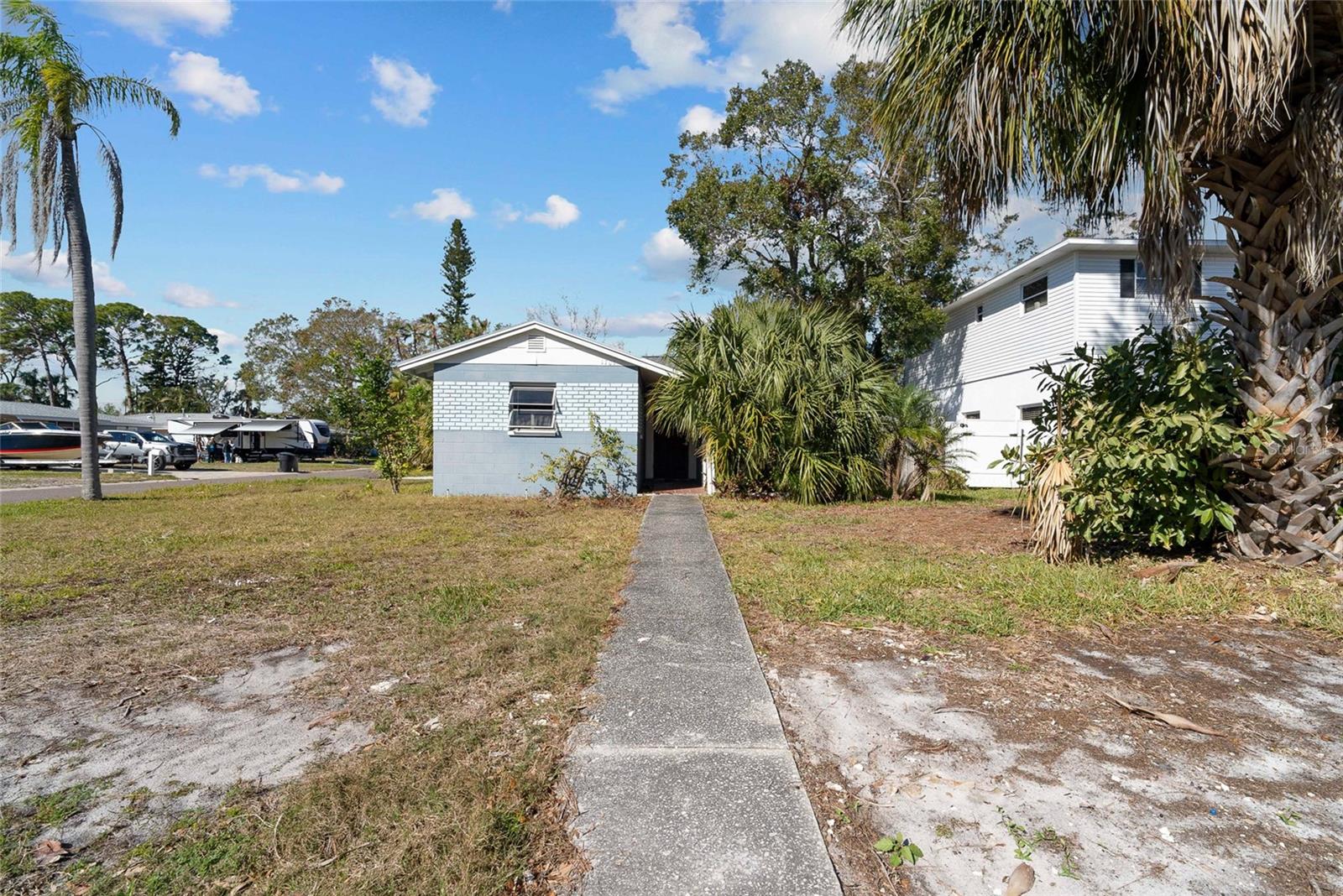 Listing photo id 1 for 1701 Mississippi Avenue Ne