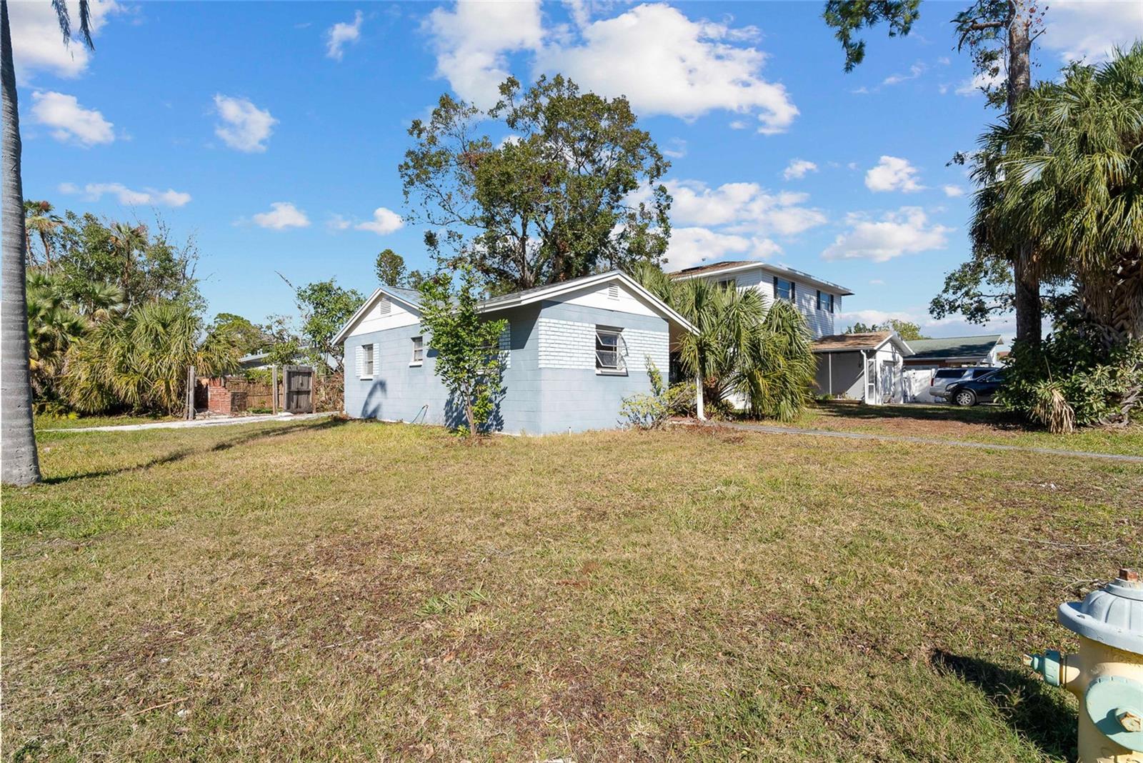 Listing photo id 3 for 1701 Mississippi Avenue Ne