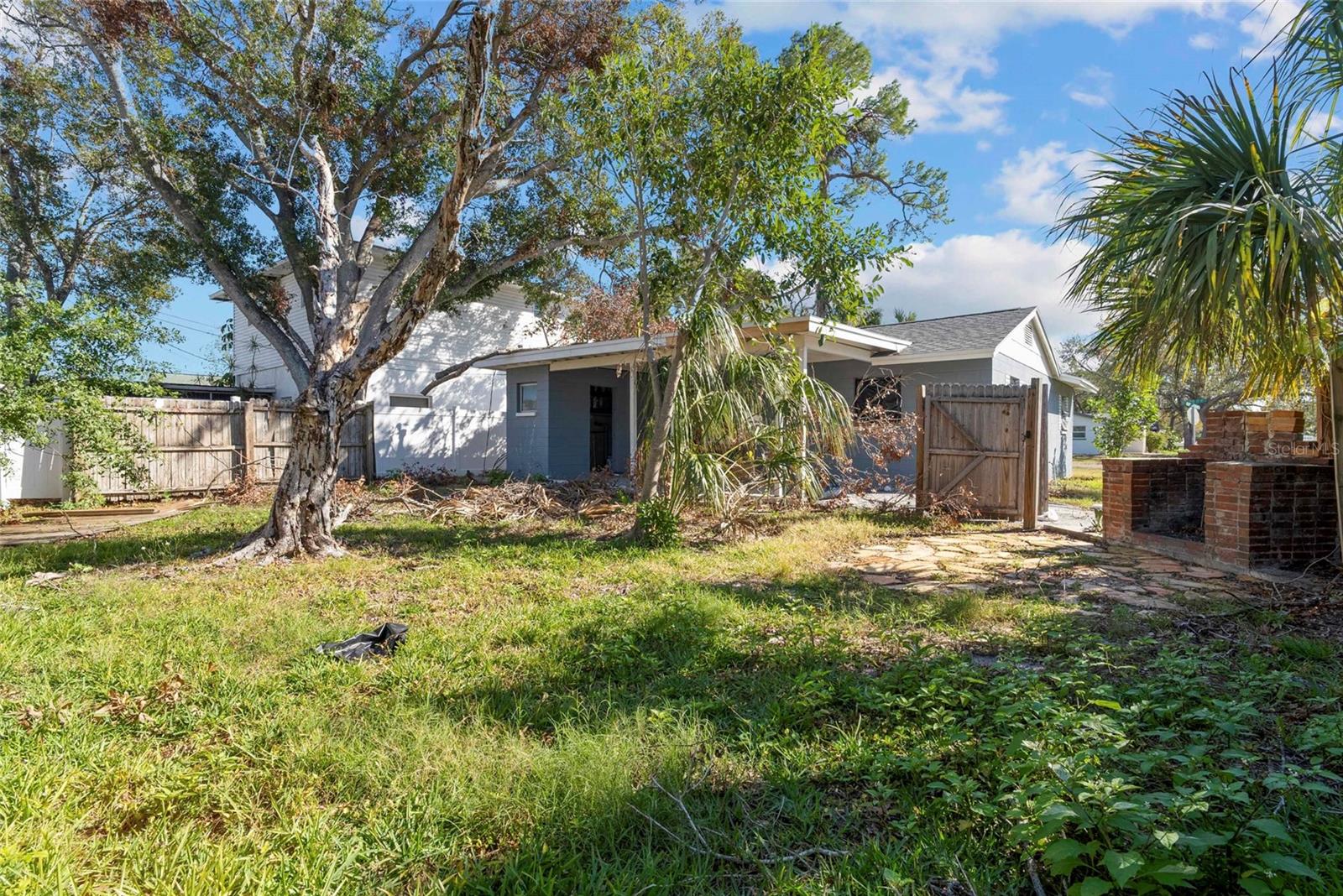 Listing photo id 6 for 1701 Mississippi Avenue Ne