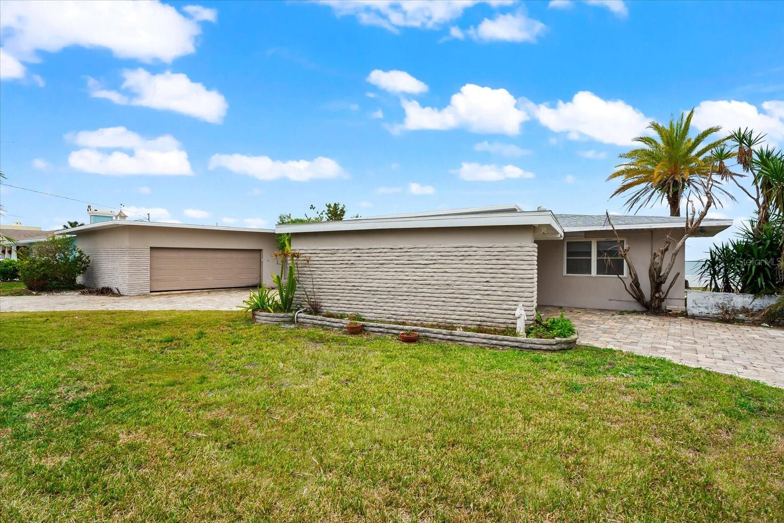 Listing photo id 22 for 2210 Harbor View Drive