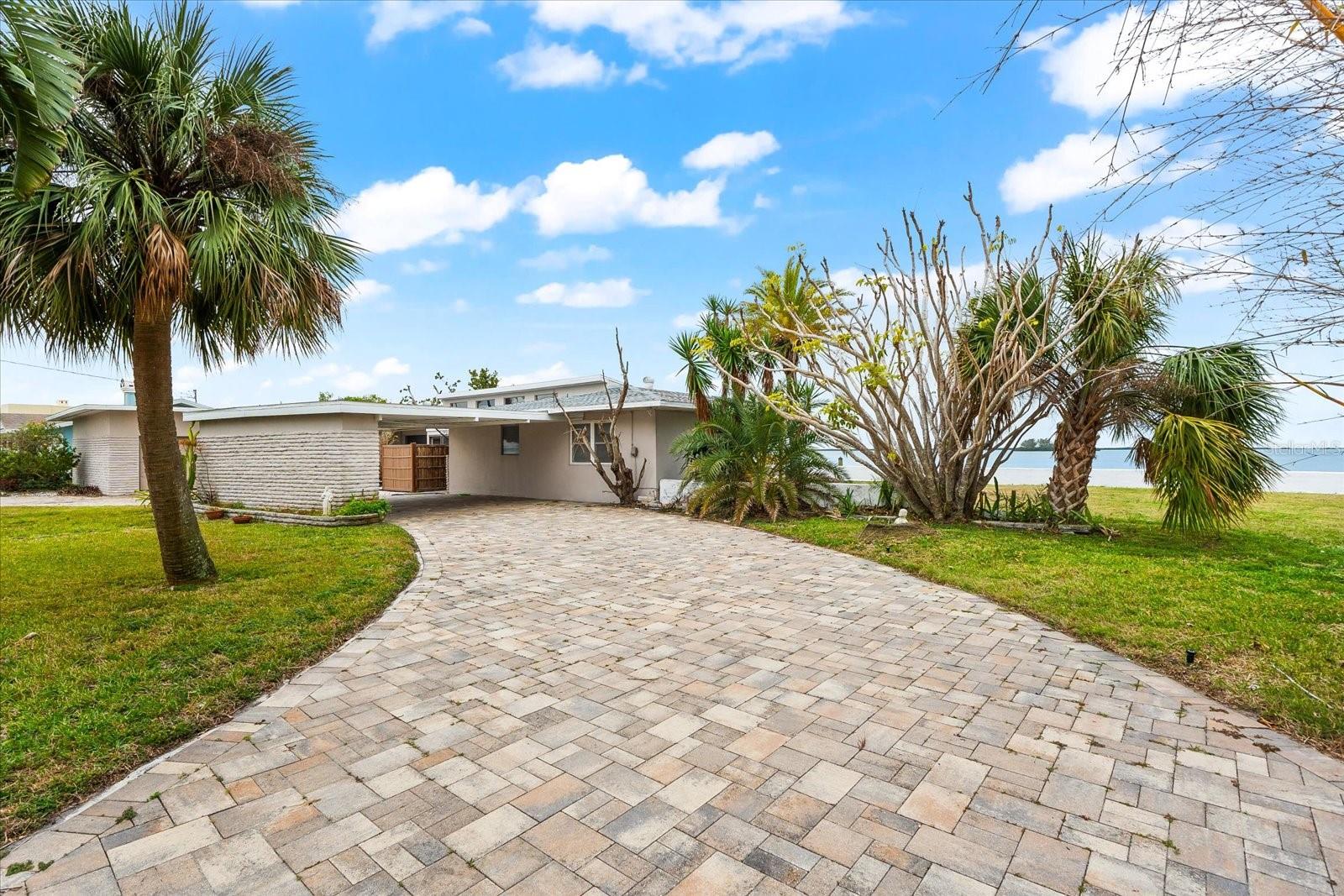 Listing photo id 23 for 2210 Harbor View Drive