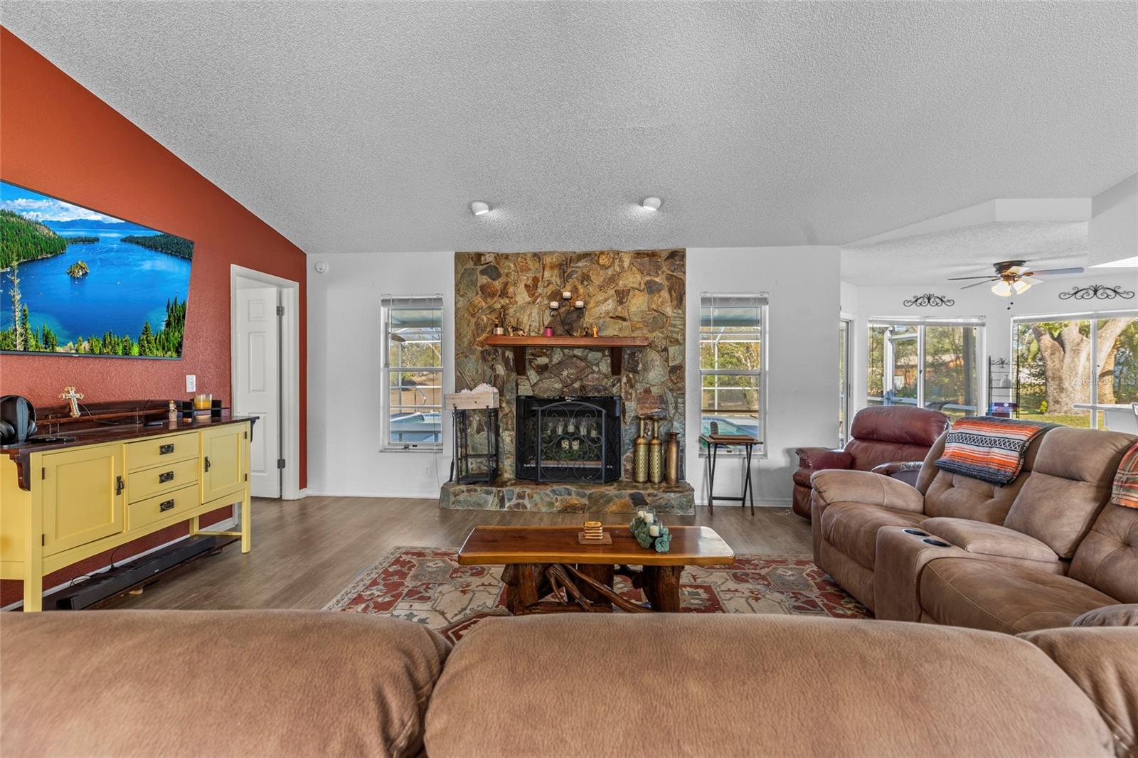 Image 10 of 36 For 13101 Delbarton St
