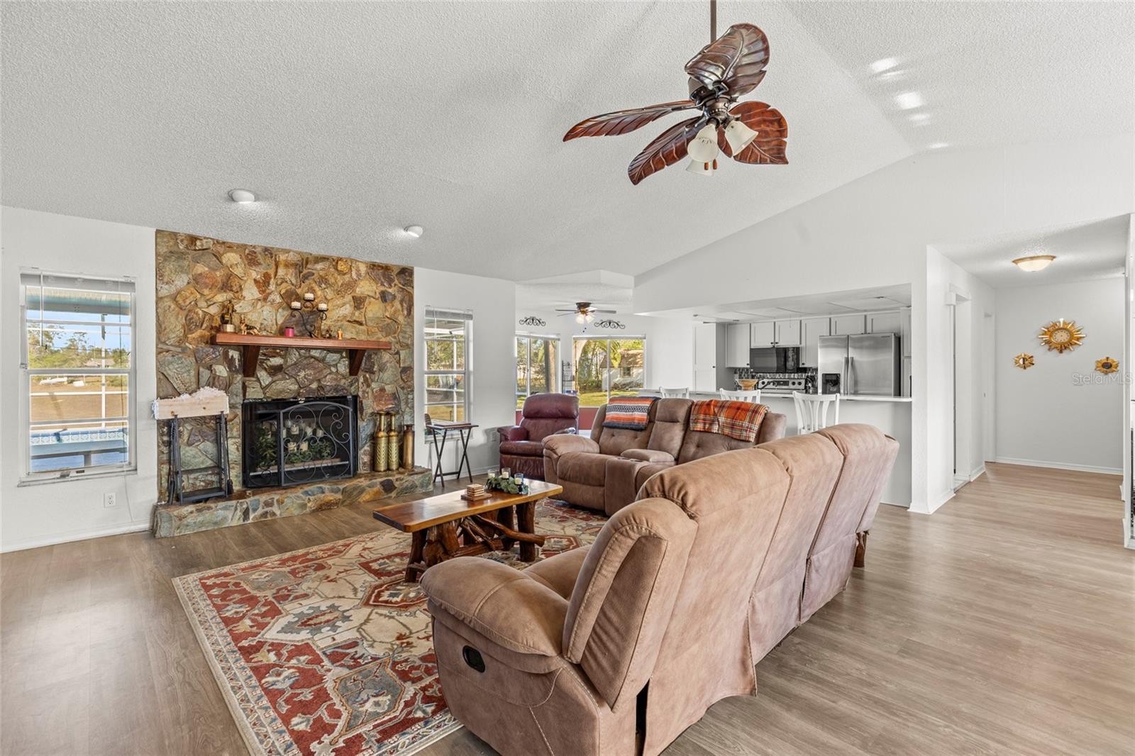 Image 7 of 36 For 13101 Delbarton St