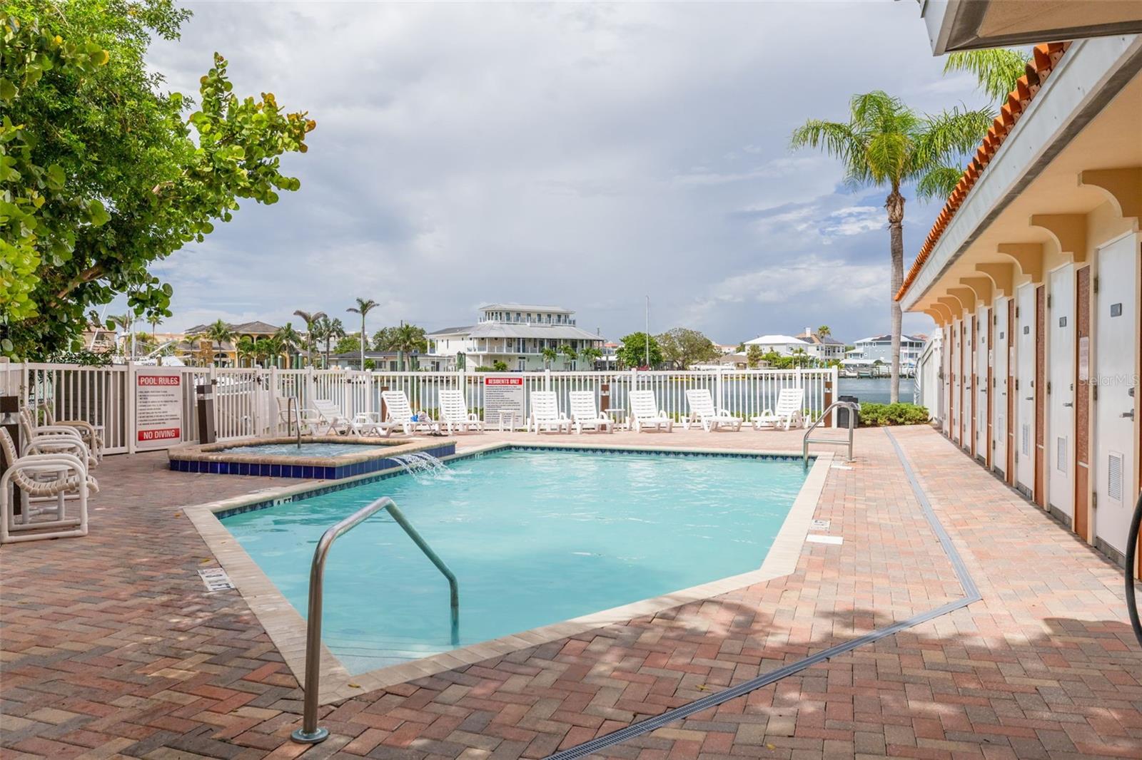 Image 27 of 40 For 530 Gulfview Boulevard 205