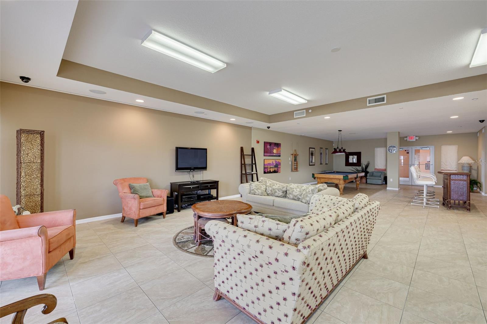 Image 32 of 40 For 530 Gulfview Boulevard 205