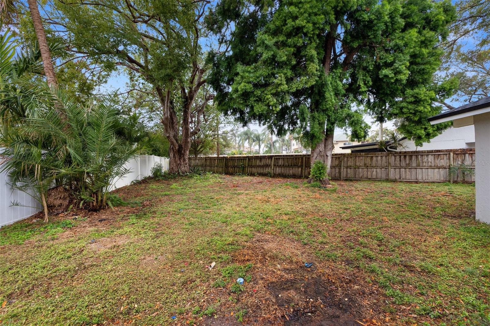 Listing photo id 22 for 11468 102nd Court