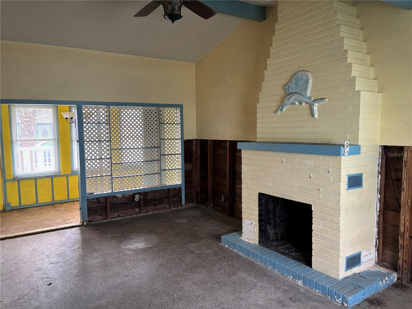 Listing photo id 23 for 18006 4th Street E