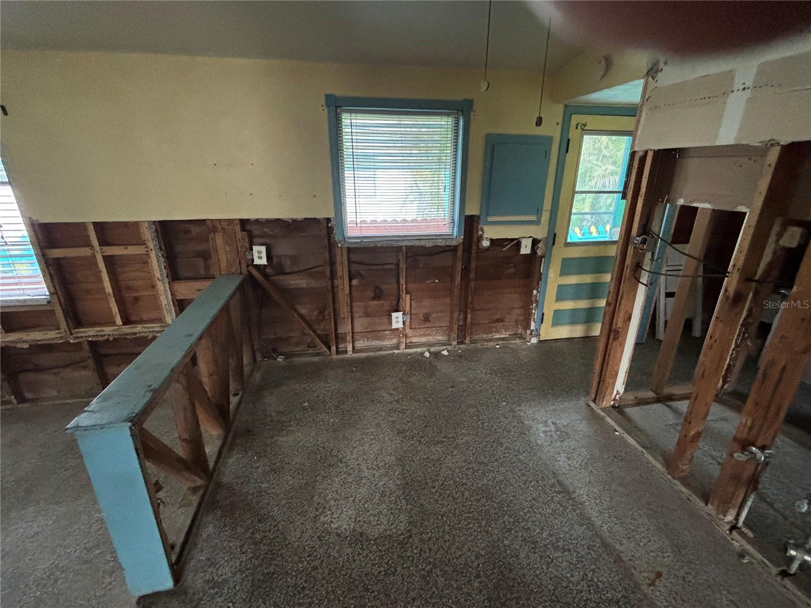Listing photo id 26 for 18006 4th Street E