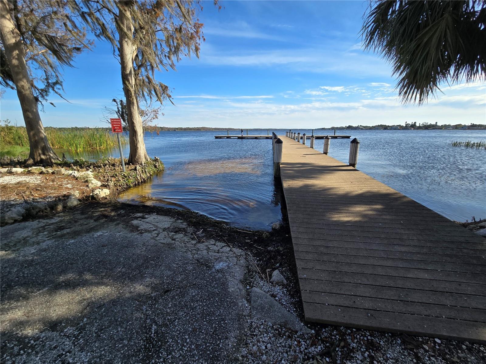 Listing photo id 49 for 2607 Grand Lakeside Drive