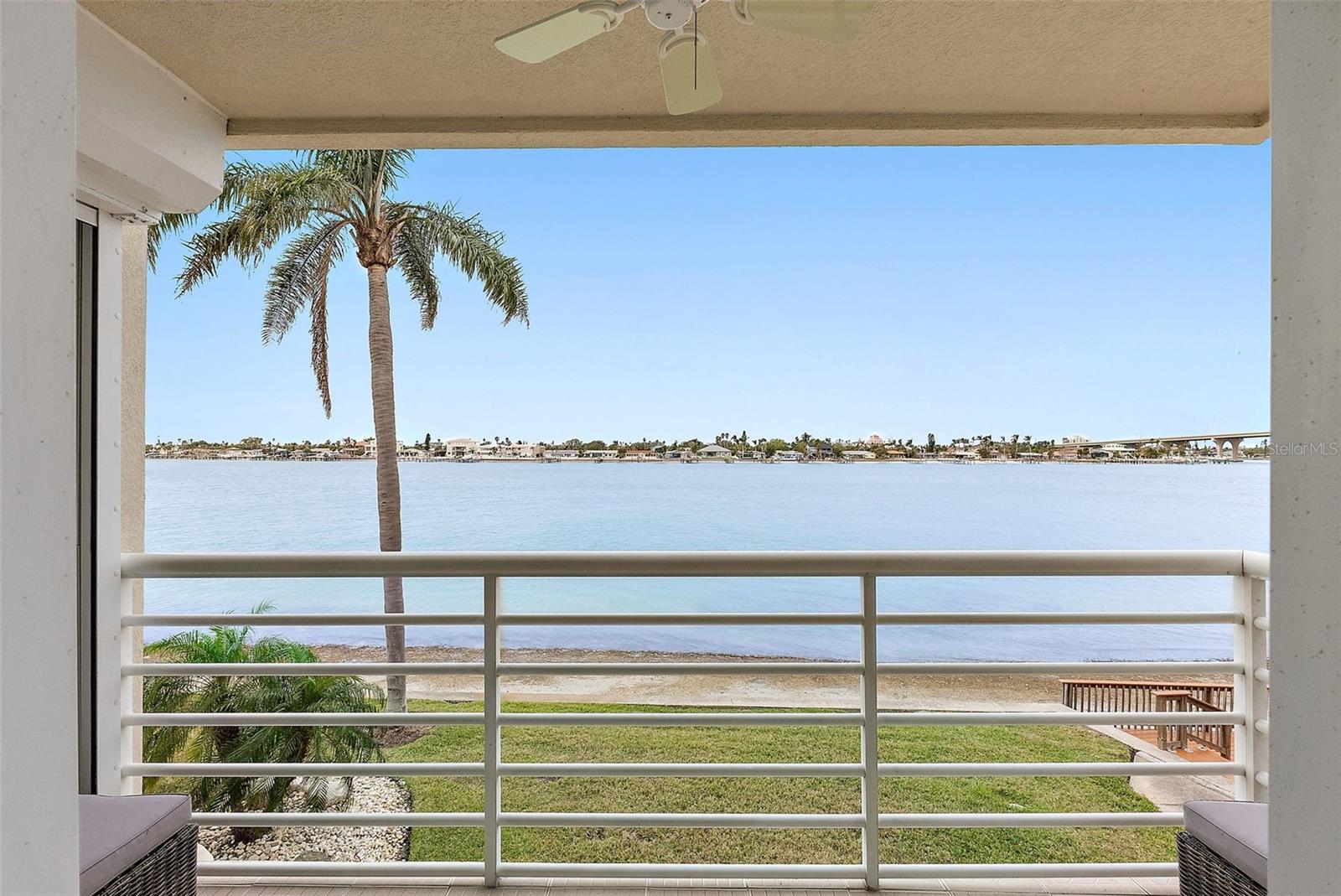 Listing photo id 1 for 6085 Bahia Del Mar Circle 272