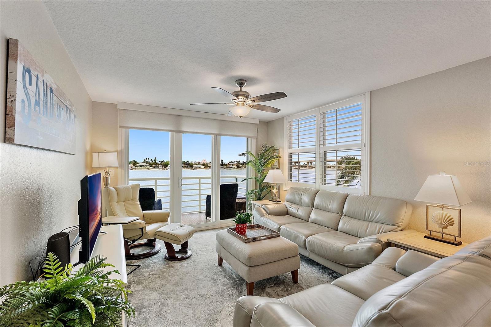 Listing photo id 4 for 6085 Bahia Del Mar Circle 272