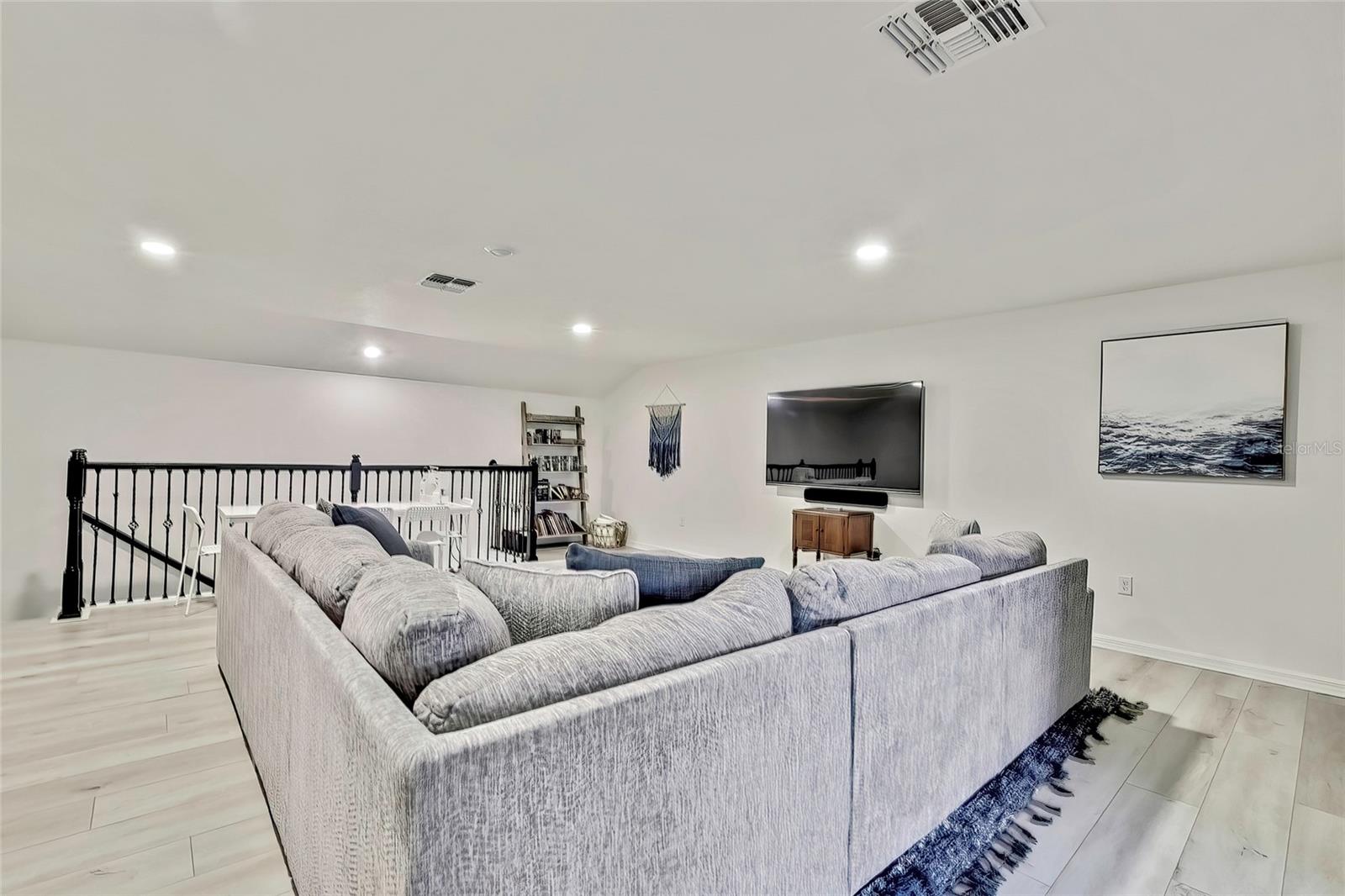 Listing photo id 16 for 31627 Colada Drift Way