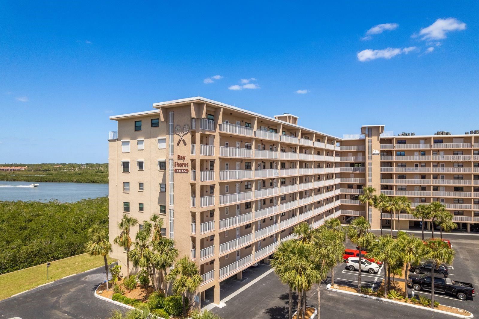 Image 27 of 42 For 19451 Gulf Boulevard 204