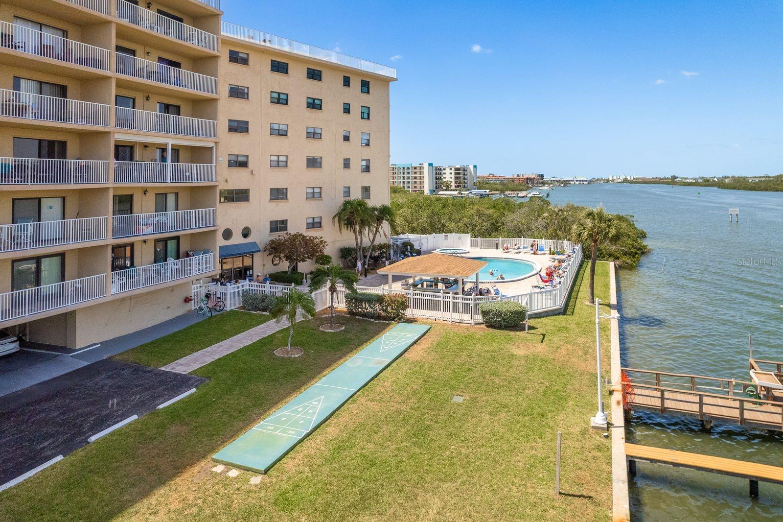 Image 39 of 42 For 19451 Gulf Boulevard 204