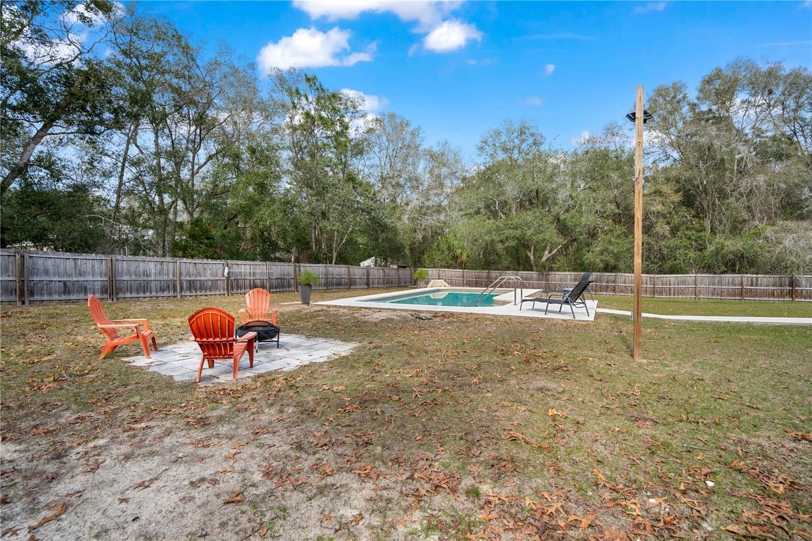 Listing photo id 33 for 5474 Leonard Terrace