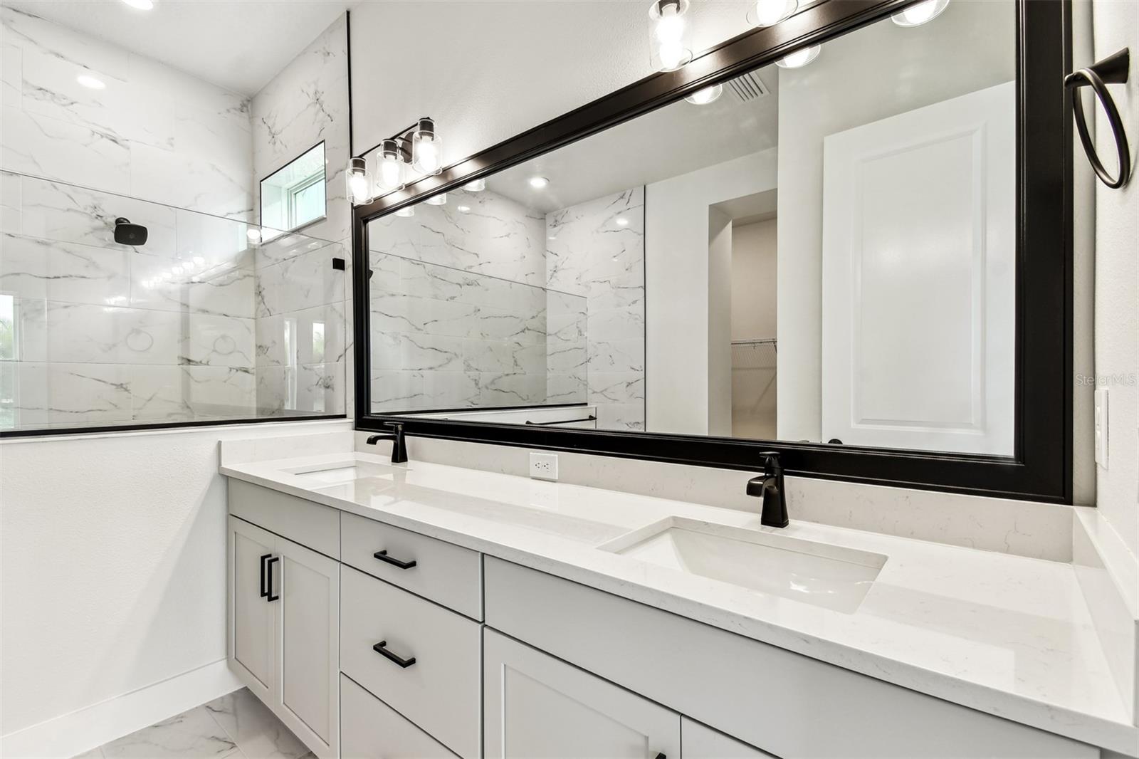 Listing photo id 18 for 5283 Everlong Drive