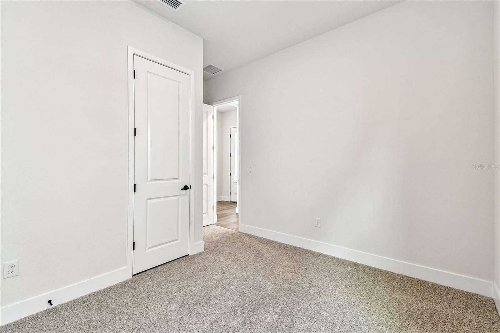 Listing photo id 28 for 5283 Everlong Drive