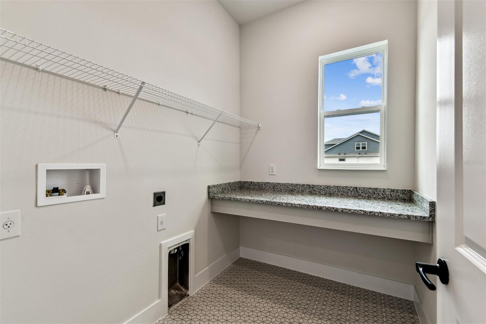 Listing photo id 29 for 5283 Everlong Drive