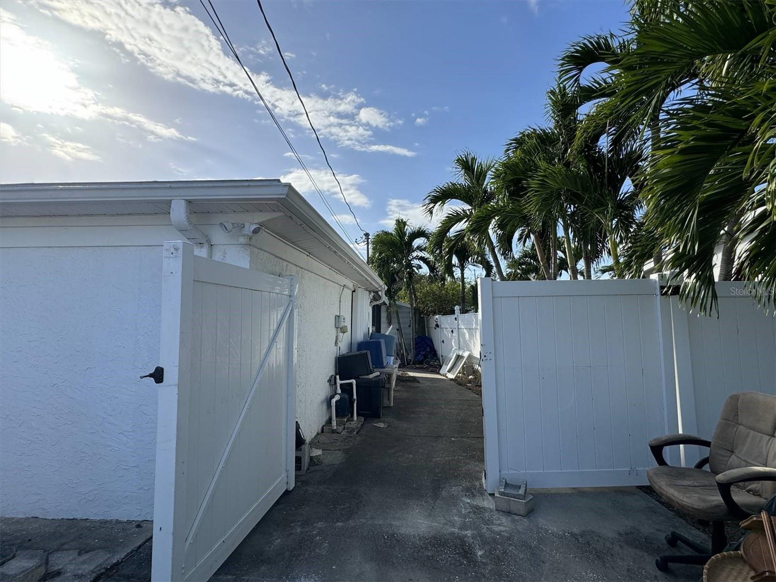 Listing photo id 8 for 9524 Treasure Lane Ne