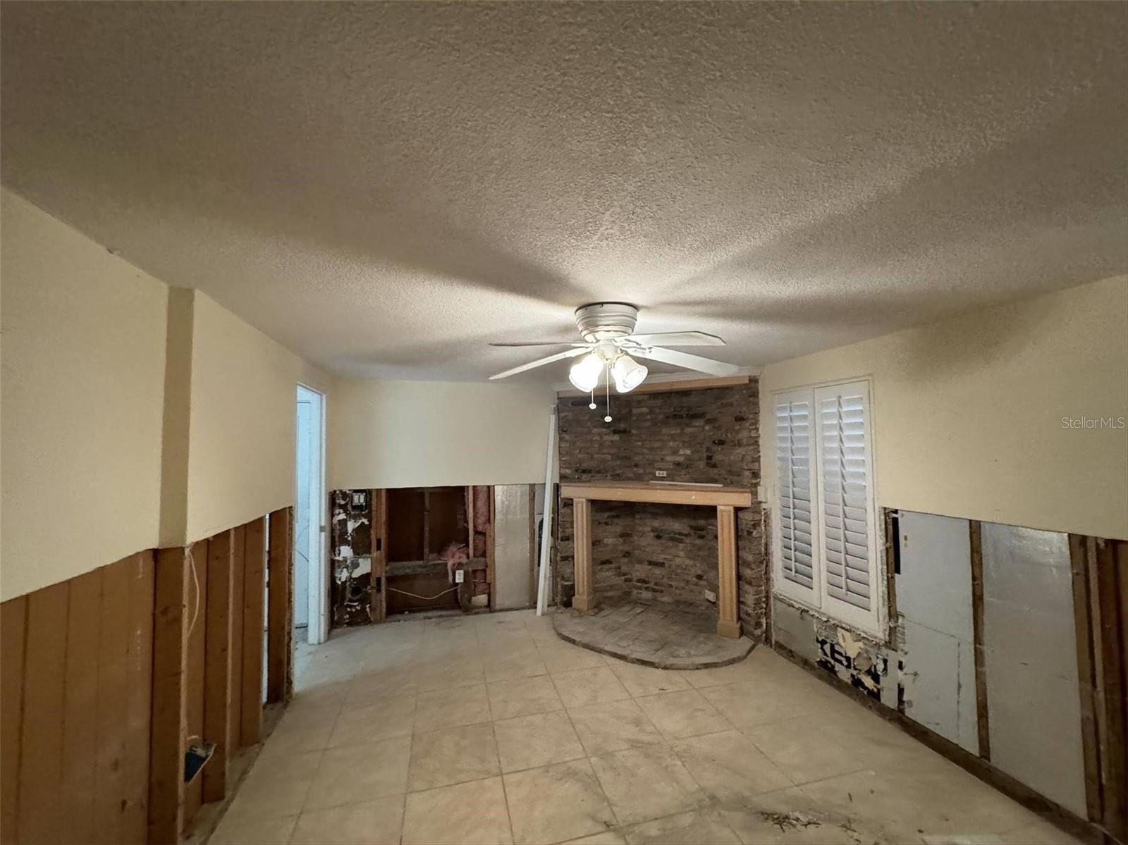 Listing photo id 13 for 9524 Treasure Lane Ne