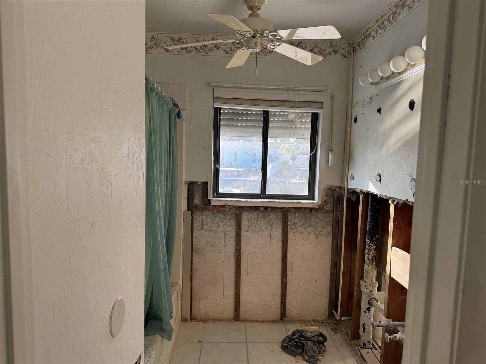 Listing photo id 14 for 9524 Treasure Lane Ne