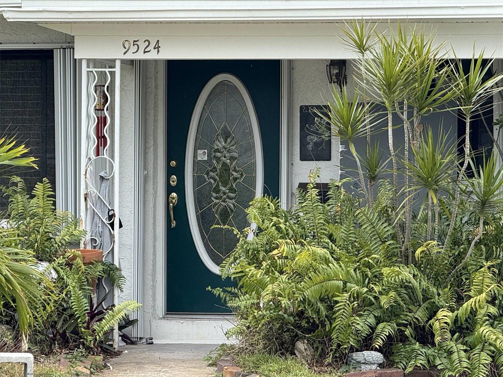 Listing photo id 0 for 9524 Treasure Lane Ne