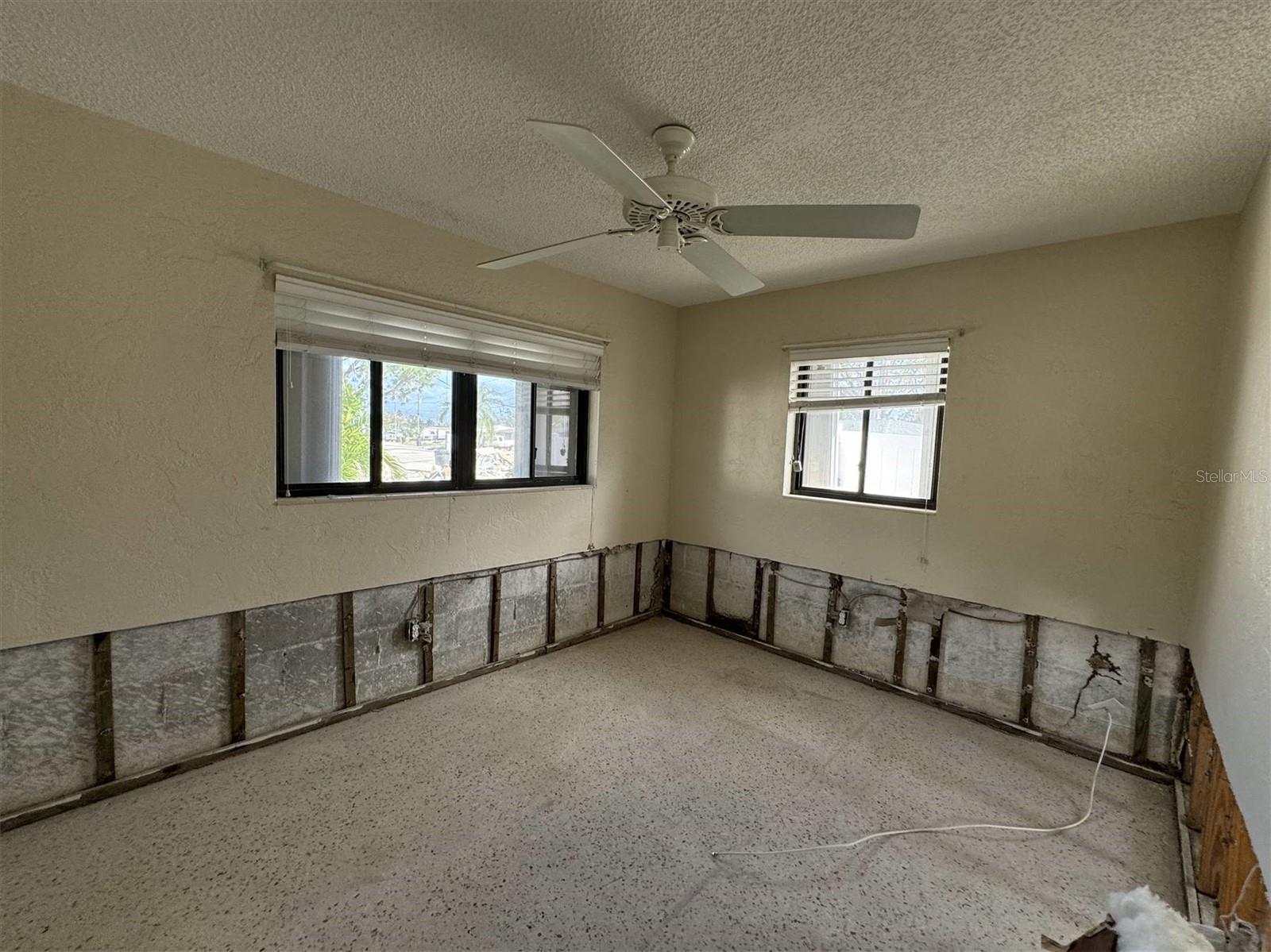 Listing photo id 20 for 9524 Treasure Lane Ne