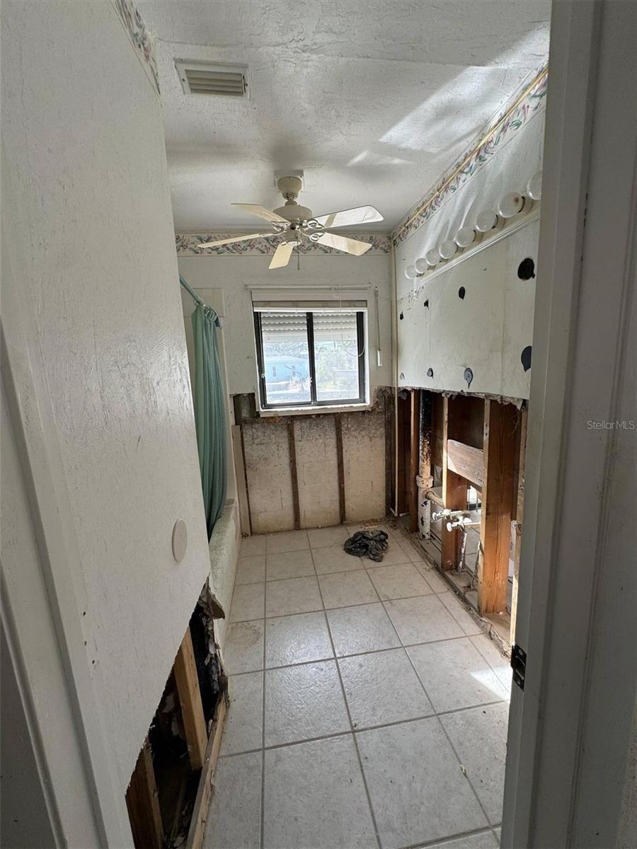 Listing photo id 21 for 9524 Treasure Lane Ne