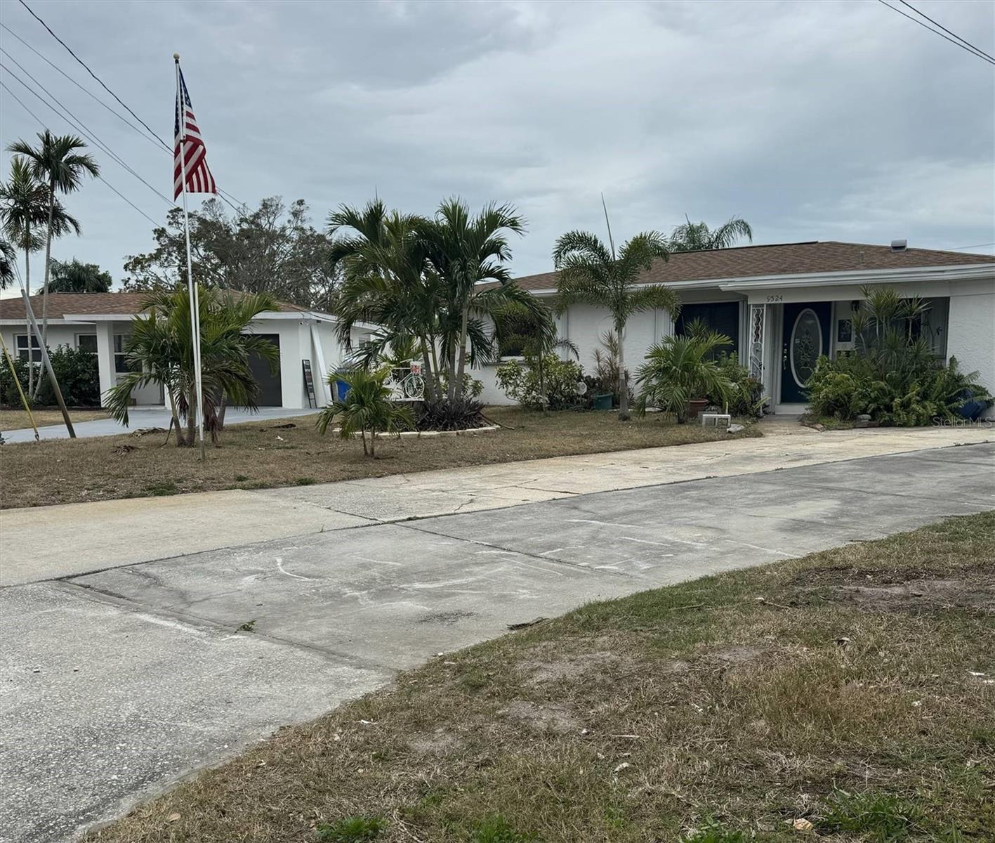 Listing photo id 1 for 9524 Treasure Lane Ne