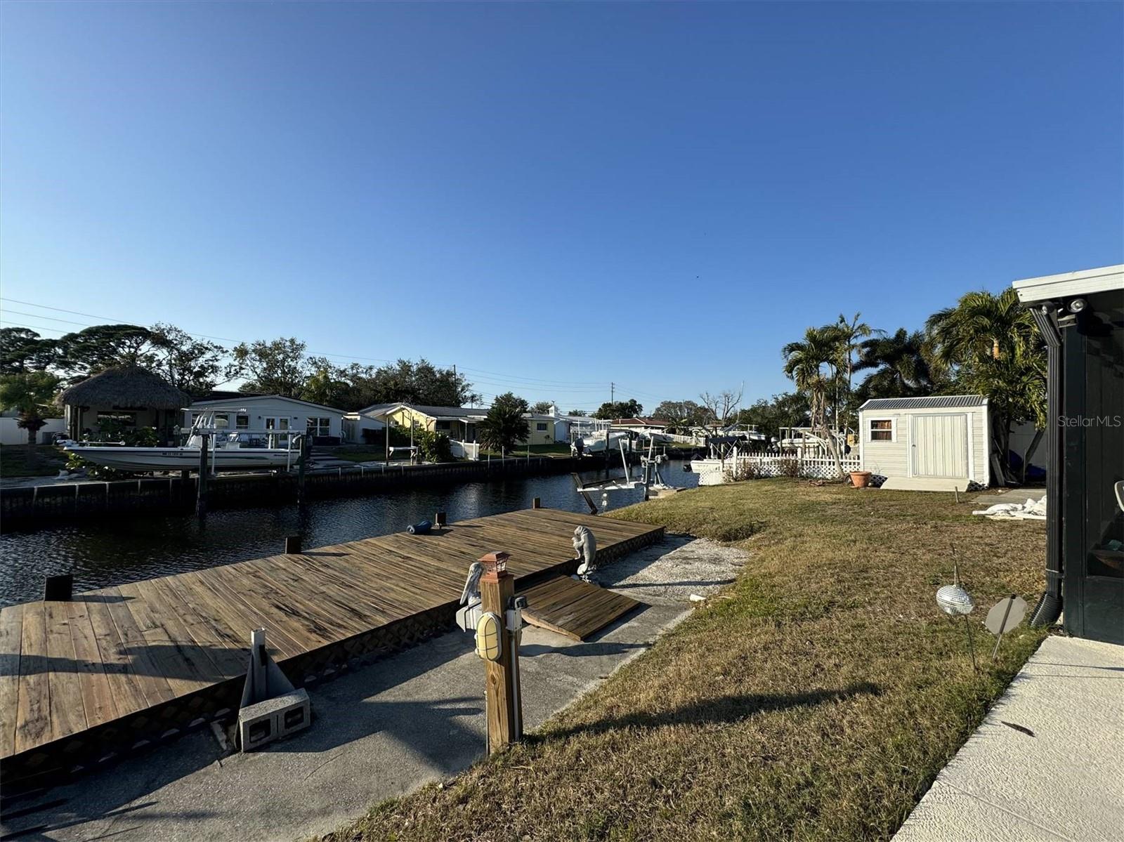 Listing photo id 3 for 9524 Treasure Lane Ne