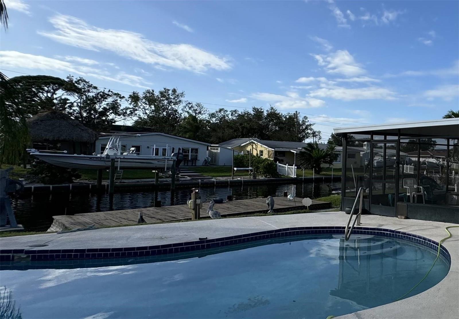 Listing photo id 4 for 9524 Treasure Lane Ne