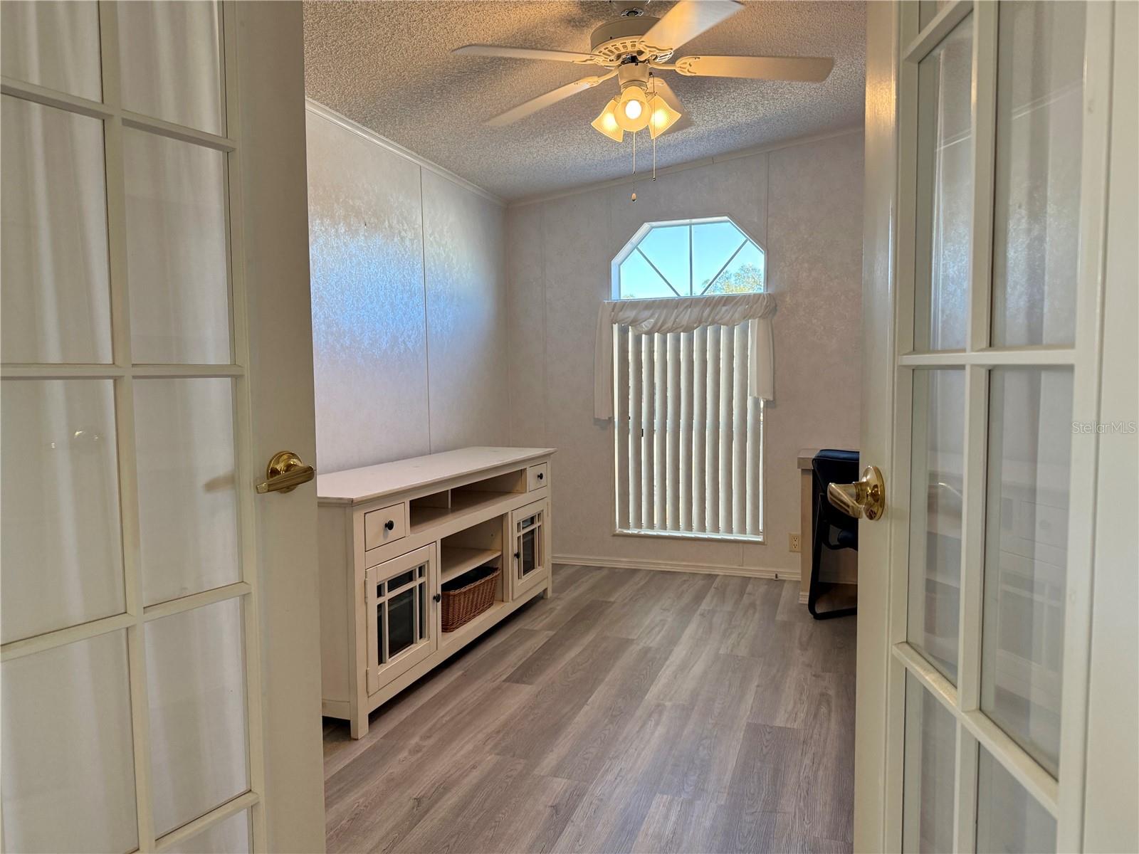 Image 13 of 31 For 209 Saint Thomas Circle