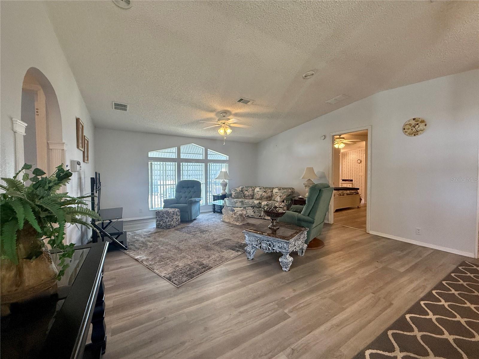 Image 2 of 31 For 209 Saint Thomas Circle