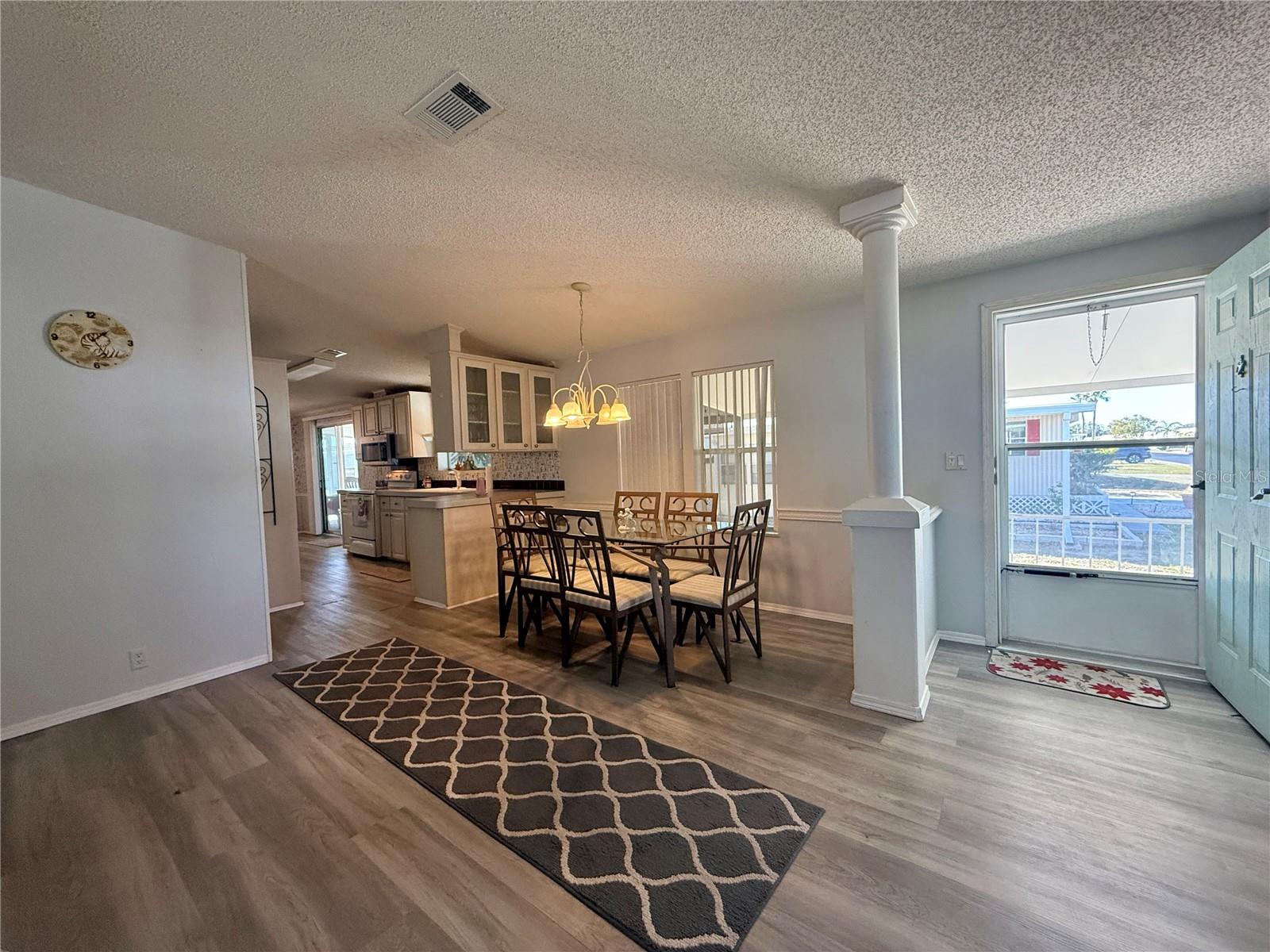 Image 4 of 31 For 209 Saint Thomas Circle