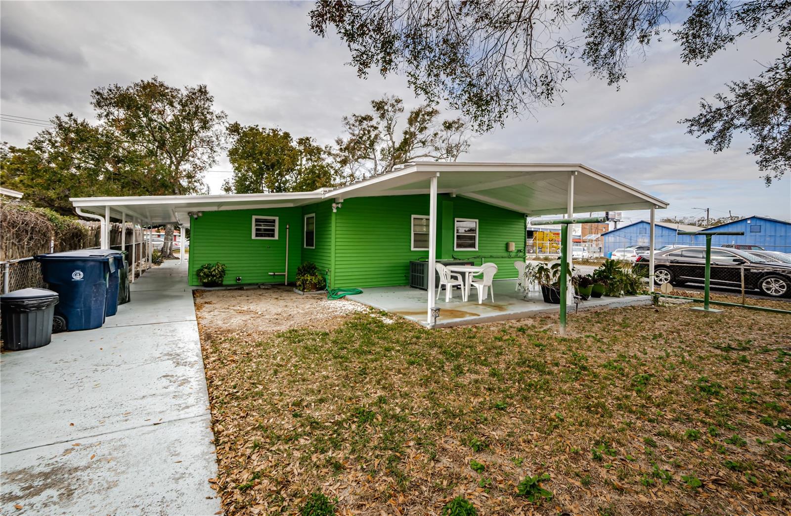 Listing photo id 24 for 8809 Brooks Street