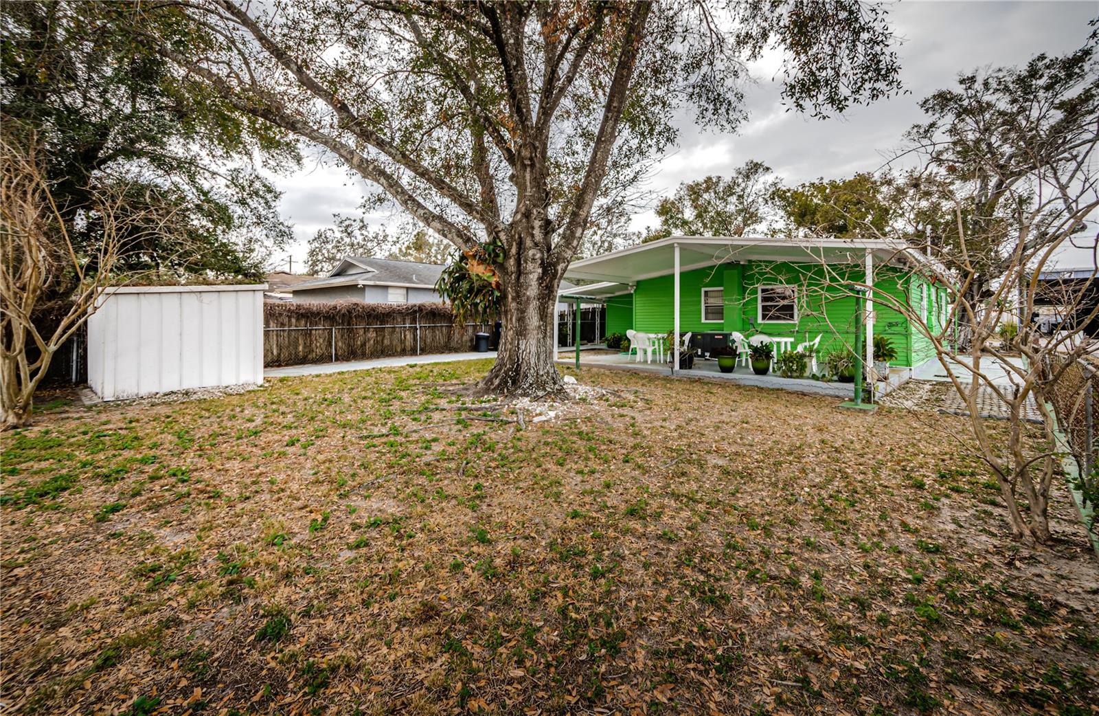 Listing photo id 25 for 8809 Brooks Street