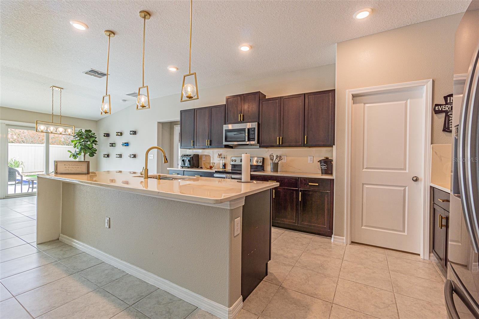 Listing photo id 15 for 10832 Sage Canyon Drive