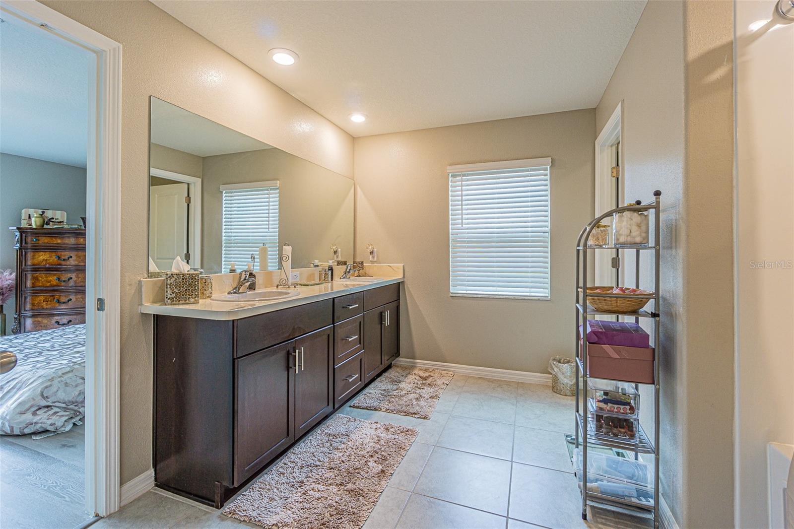 Listing photo id 26 for 10832 Sage Canyon Drive