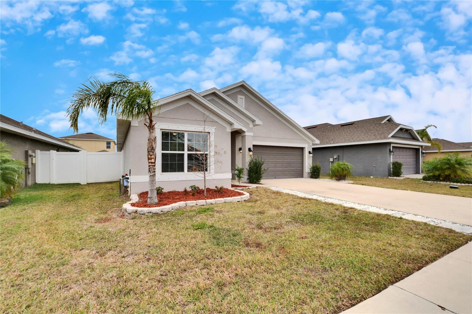 Listing photo id 0 for 14525 Scottburgh Glen Drive